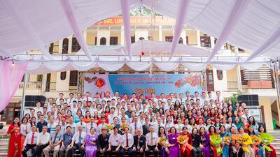 Gặp mặt kỉ niệm 40 năm ngày ra trường của cựu học sinh niên khóa 1981 - 1984